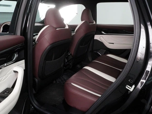 Внедорожник Geely Monjaro 2023 года, 3331000 рублей, Красный Пахарь