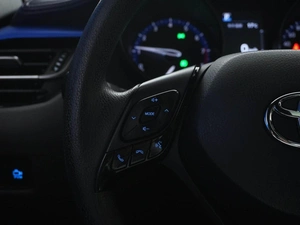 Внедорожник Toyota C-HR 2021 года, 2893444 рублей, Москва