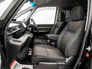 Минивэн Honda Stepwgn Spada 2020 года, 2170000 рублей, Красноярск