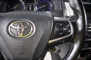 Седан Toyota Camry 2015 года, 1989000 рублей, Пермь