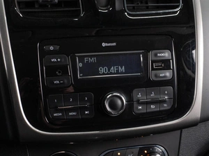 Хетчбэк Renault Sandero 2017 года, 1099000 рублей, Тюмень