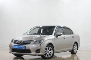 Седан Toyota Corolla Axio 2013 года, 1199000 рублей, Новокузнецк