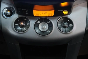 Внедорожник Toyota RAV4 2007 года, 1499000 рублей, Омск