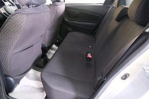 Хетчбэк Toyota Vitz 2014 года, 819000 рублей, Омск