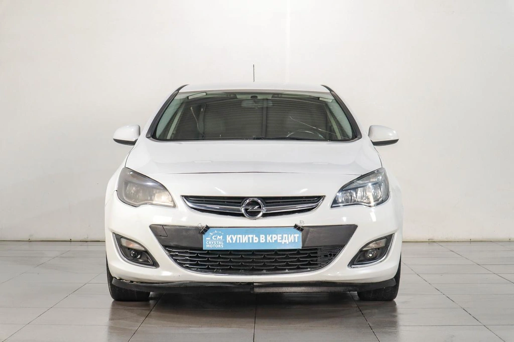 Седан Opel Astra 2013 года, 739000 рублей, Челябинск