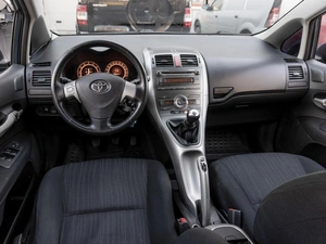 Хетчбэк Toyota Auris 2008 года, 749000 рублей, Саратов