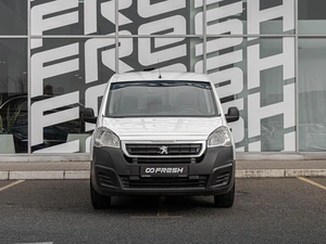 Фургон Peugeot Partner 2017 года, 960000 рублей, Краснодар