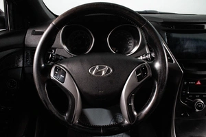 Седан Hyundai Elantra 2014 года, 979000 рублей, Сургут