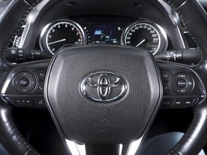 Седан Toyota Camry 2019 года, 2930000 рублей, Ростов-на-Дону