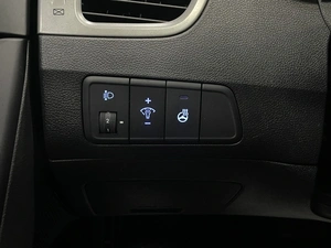 Седан Hyundai Elantra 2015 года, 1187000 рублей, Солонцы