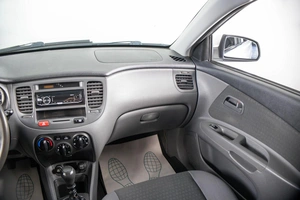 Хетчбэк Kia Rio 2006 года, 449000 рублей, Пермь