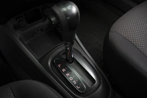 Седан Kia Rio 2010 года, 590000 рублей, Омск