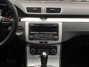 Седан Volkswagen Passat 2011 года, 730000 рублей, Красноярск