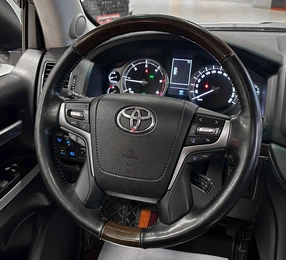 Внедорожник Toyota Land Cruiser 2019 года, 7277000 рублей, Красноярск
