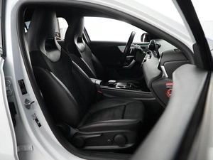 Хетчбэк Mercedes-benz A-класс 2019 года, 2347077 рублей, Москва