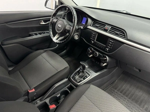 Седан Kia Rio 2019 года, 1295000 рублей, Красноярск