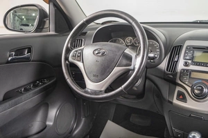 Хетчбэк Hyundai i30 2009 года, 709000 рублей, Томск
