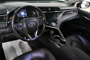 Седан Toyota Camry 2018 года, 2839000 рублей, Омск