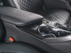 Седан Toyota Camry 2019 года, 3249000 рублей, Сургут