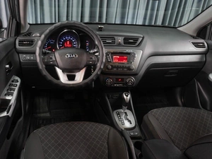 Хетчбэк Kia Rio 2013 года, 899000 рублей, Тюмень