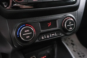 Седан Kia Rio 2012 года, 999000 рублей, Красноярск