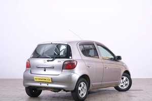Хетчбэк Toyota Vitz 2002 года, 369000 рублей, Омск