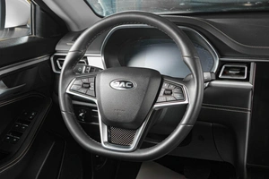 Лифтбек JAC J7 2023 года, 1699000 рублей, Тюмень