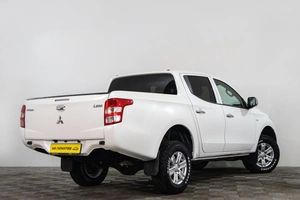 Пикап Mitsubishi L200 2017 года, 2459000 рублей, Сургут