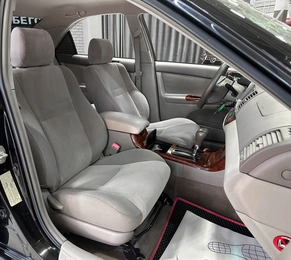 Седан Toyota Camry 2005 года, 890000 рублей, Красноярск