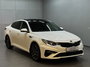Седан Kia Optima 2018 года, 1997000 рублей, Красноярск