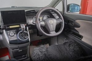 Минивэн Toyota Wish 2011 года, 1379000 рублей, Томск