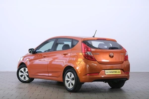 Хетчбэк Hyundai Solaris 2015 года, 989000 рублей, Омск