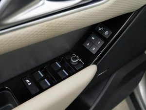 Внедорожник Land Rover Range Rover Velar 2018 года, 3588050 рублей, Москва