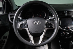 Седан Hyundai Solaris 2016 года, 1059000 рублей, Сургут