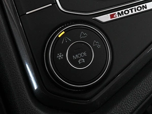 Внедорожник Volkswagen Tiguan 2018 года, 2749000 рублей, Аксай