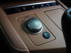 Седан Lexus ES 2015 года, 2859000 рублей, Воронеж