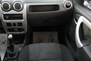 Хетчбэк Renault Sandero 2012 года, 529000 рублей, Омск