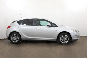 Хетчбэк Opel Astra 2010 года, 657000 рублей, Орёл