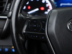 Седан Toyota Camry 2018 года, 2997444 рублей, Москва