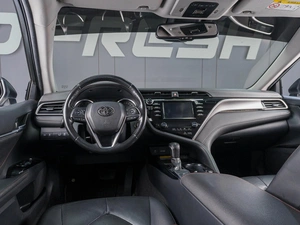 Седан Toyota Camry 2020 года, 2449000 рублей, Сургут