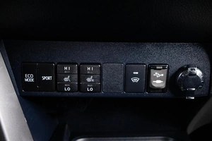 Внедорожник Toyota RAV4 2017 года, 2199000 рублей, Пермь