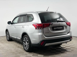 Внедорожник Mitsubishi Outlander 2015 года, 1724900 рублей, Казань