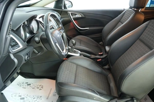 Купе Opel Astra GTC 2013 года, 939000 рублей, Омск