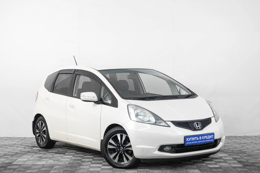 Хетчбэк Honda Fit 2009 года, 799000 рублей, Кемерово