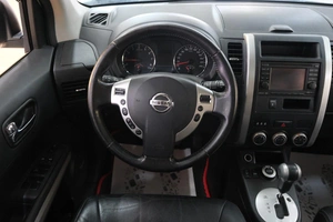 Внедорожник Nissan X-Trail 2014 года, 1539000 рублей, Омск