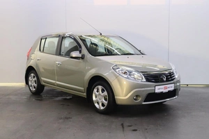 Хэтчбек Renault Sandero 2014 года, 1100000 рублей, Брянск