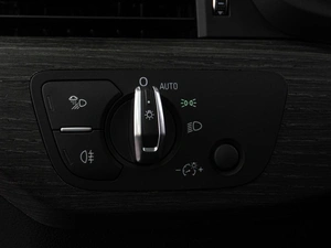 Седан Audi A4 2018 года, 2729000 рублей, Тюмень