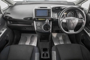 Минивэн Toyota Wish 2010 года, 1299000 рублей, Барнаул