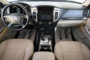 Внедорожник Mitsubishi Pajero 2017 года, 3349000 рублей, Омск