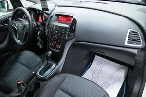 Хетчбэк Opel Astra 2013 года, 878000 рублей, Солонцы
